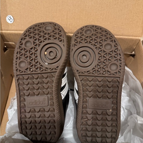 Samba Classic Kids Black & White Sneakers - size 8.5 - Picture 2 of 5